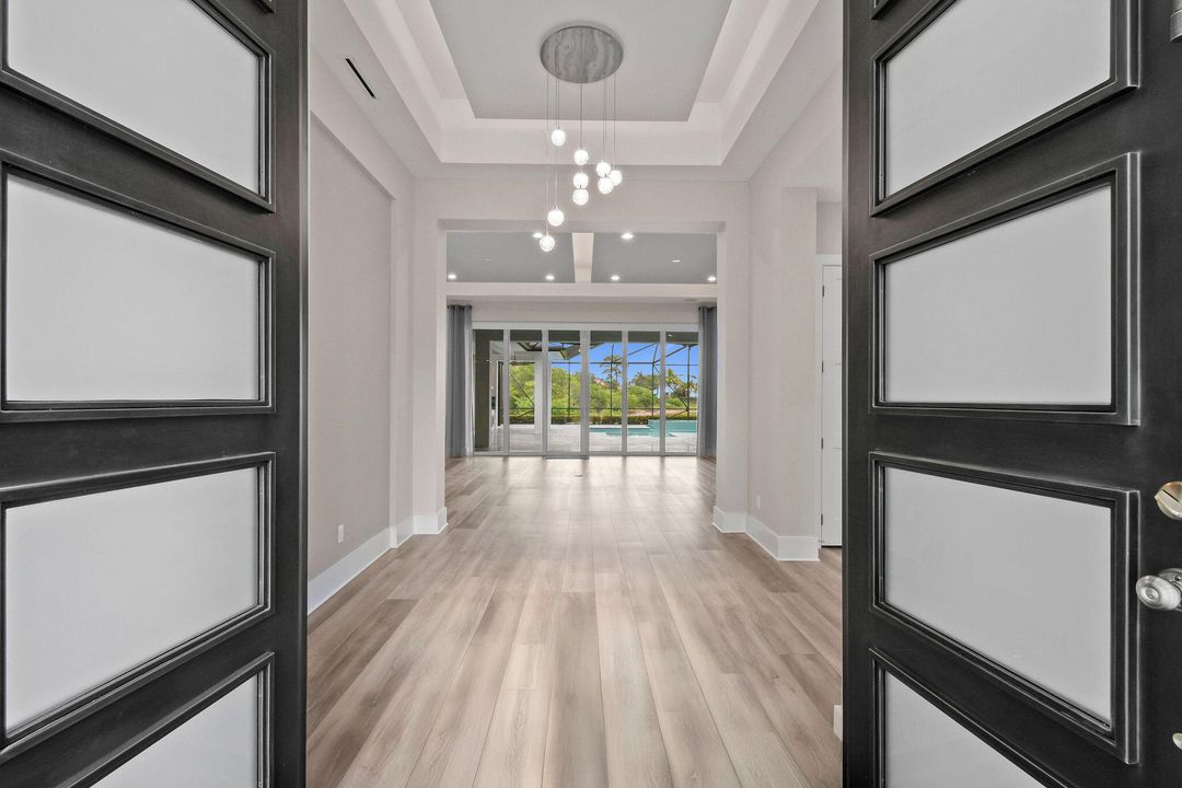 Active With Contract: $4,995,000 (4 beds, 4 baths, 5872 Square Feet)