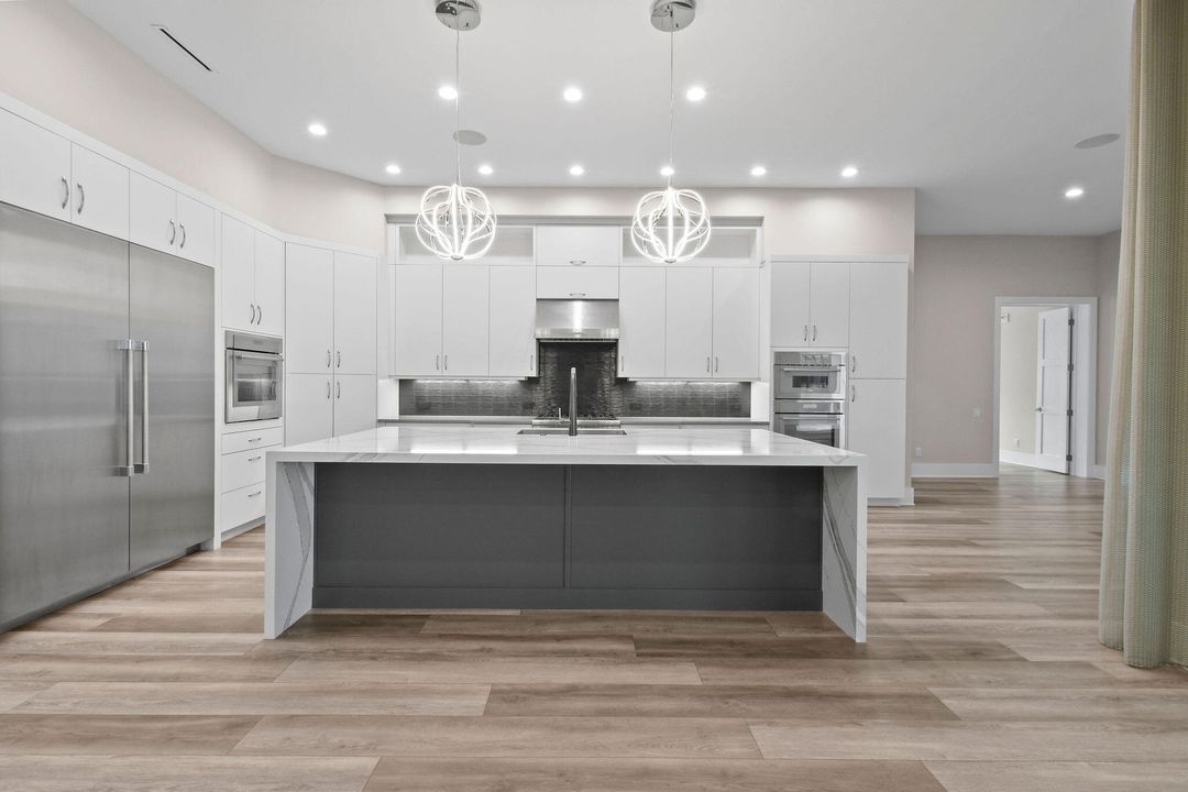 Active With Contract: $4,995,000 (4 beds, 4 baths, 5872 Square Feet)