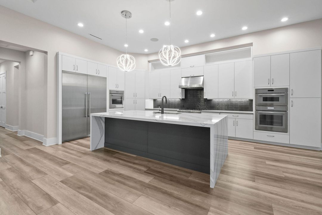 Active With Contract: $4,995,000 (4 beds, 4 baths, 5872 Square Feet)