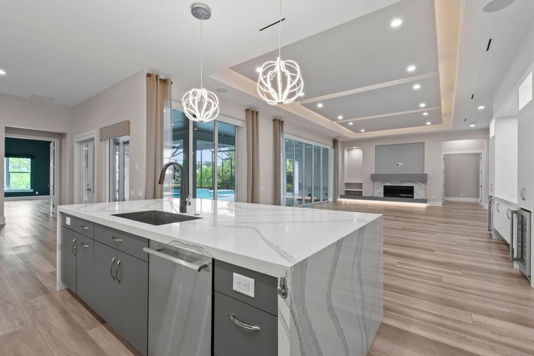 Active With Contract: $4,995,000 (4 beds, 4 baths, 5872 Square Feet)