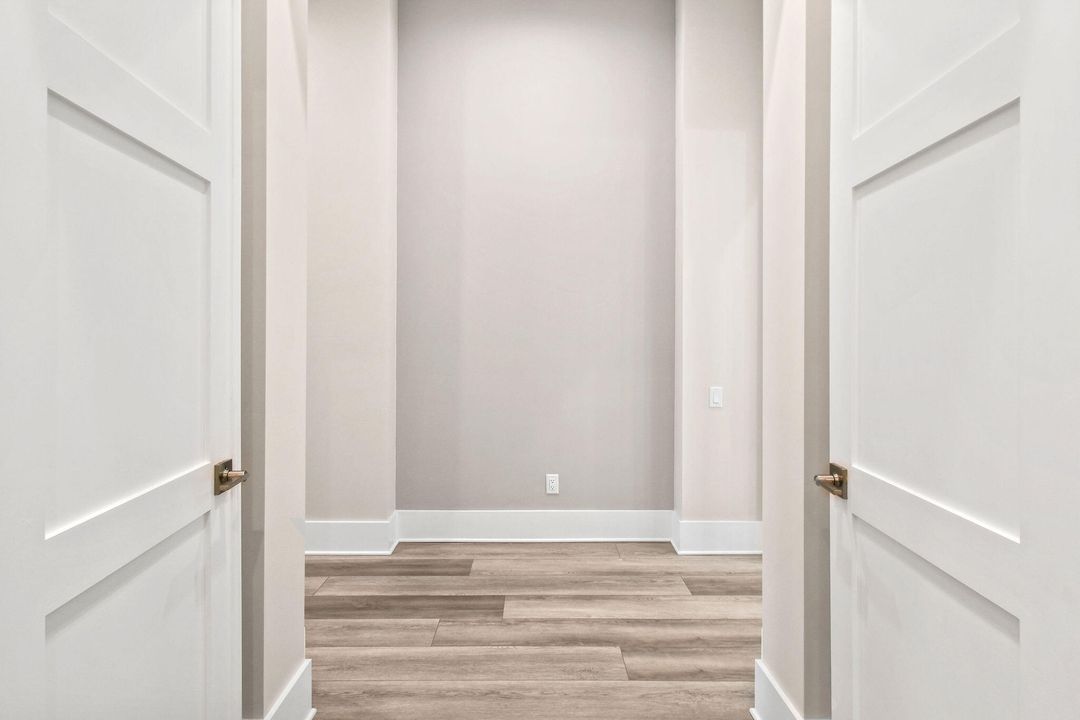 Active With Contract: $4,995,000 (4 beds, 4 baths, 5872 Square Feet)