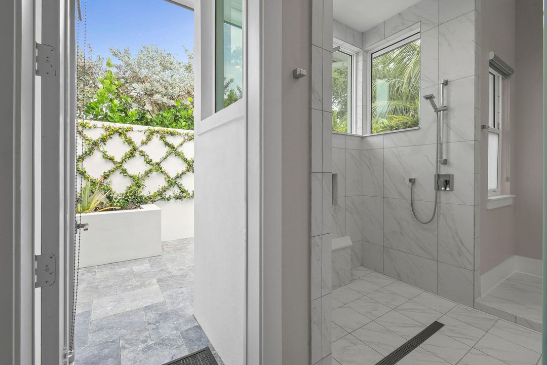 Active With Contract: $4,995,000 (4 beds, 4 baths, 5872 Square Feet)