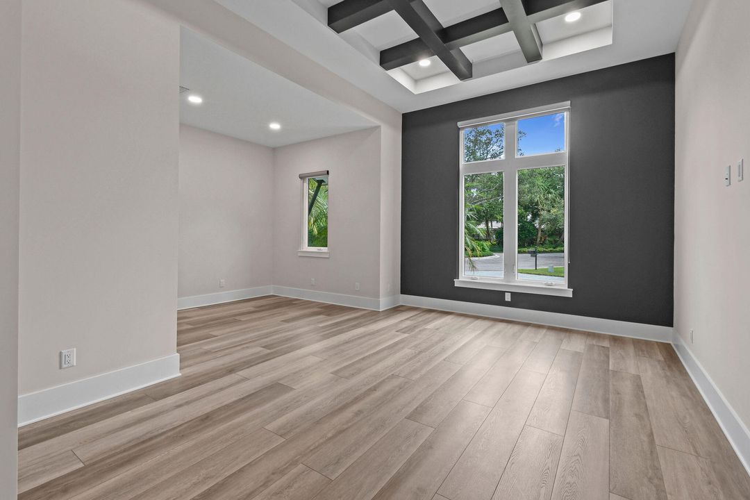 Active With Contract: $4,995,000 (4 beds, 4 baths, 5872 Square Feet)