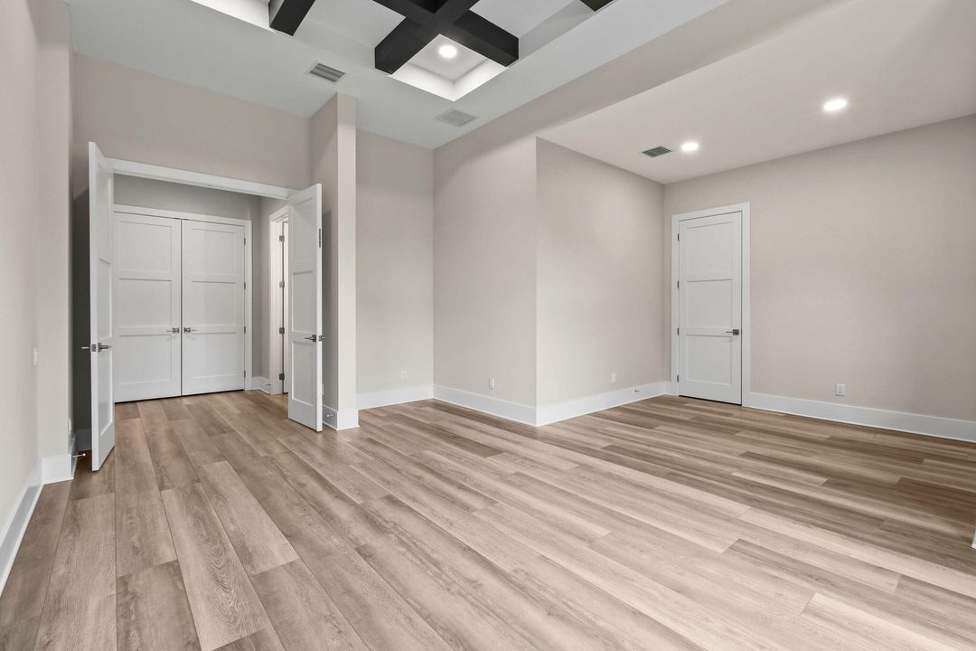 Active With Contract: $4,995,000 (4 beds, 4 baths, 5872 Square Feet)