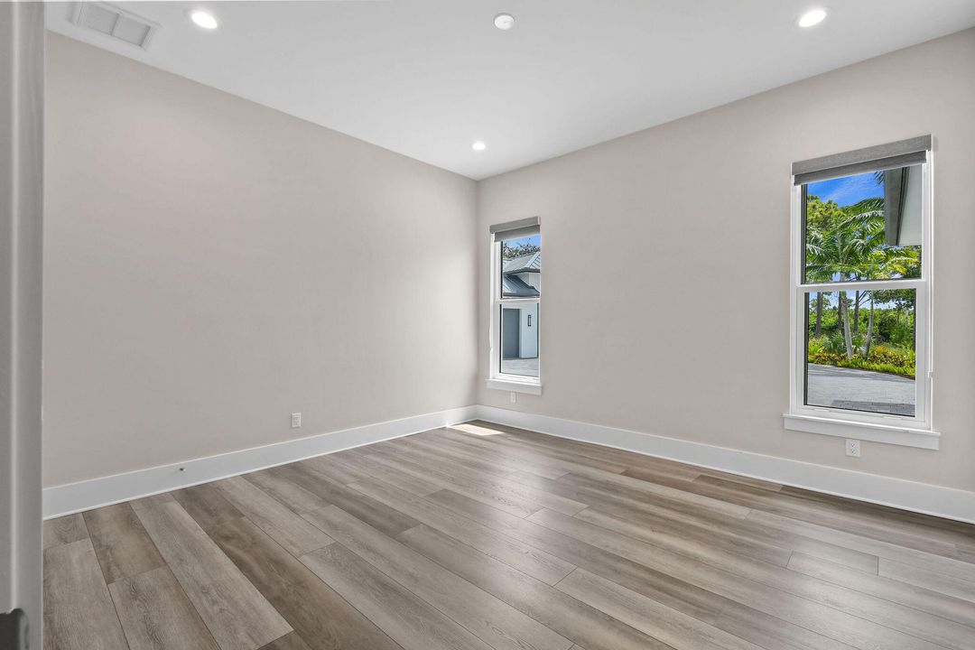 Active With Contract: $4,995,000 (4 beds, 4 baths, 5872 Square Feet)