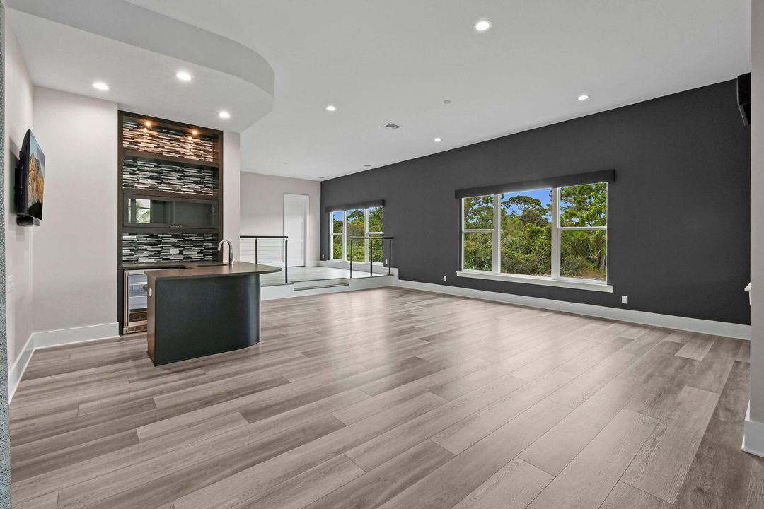 Active With Contract: $4,995,000 (4 beds, 4 baths, 5872 Square Feet)