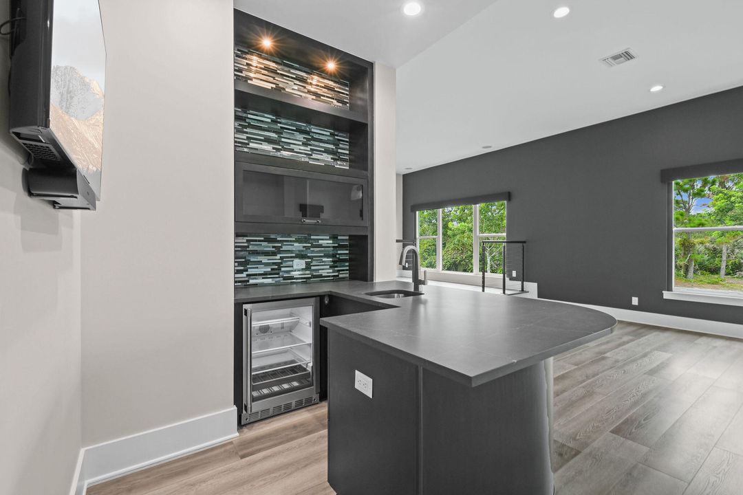 Active With Contract: $4,995,000 (4 beds, 4 baths, 5872 Square Feet)