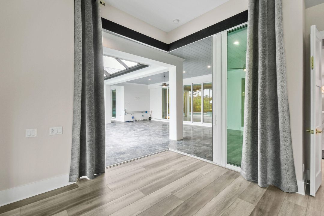 Active With Contract: $4,995,000 (4 beds, 4 baths, 5872 Square Feet)