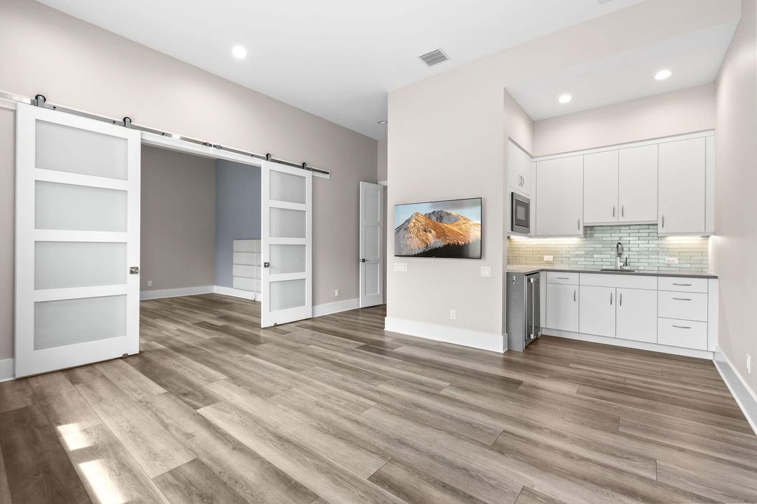 Active With Contract: $4,995,000 (4 beds, 4 baths, 5872 Square Feet)