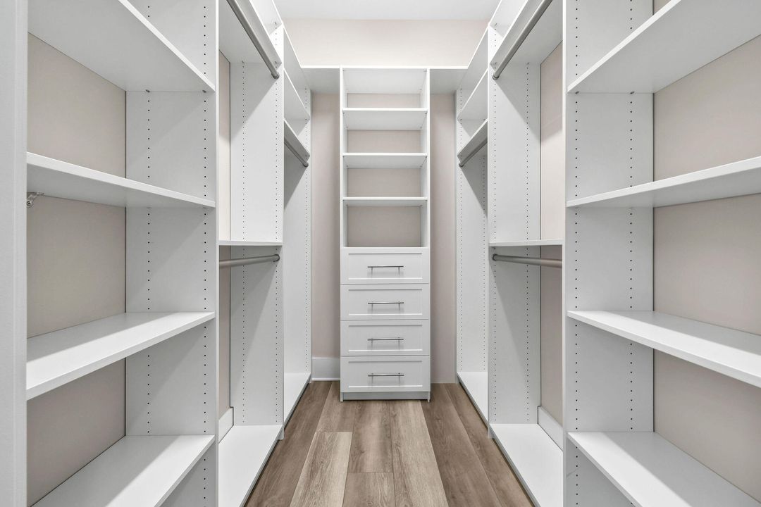 Active With Contract: $4,995,000 (4 beds, 4 baths, 5872 Square Feet)