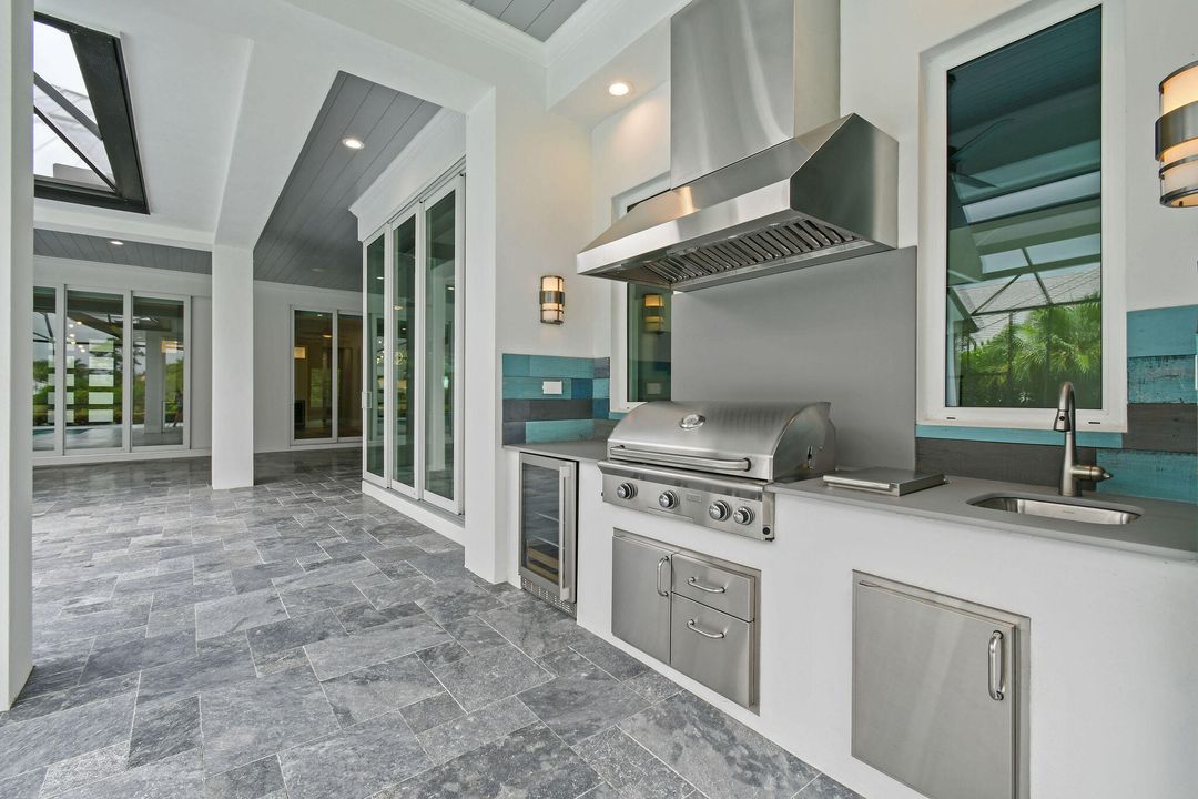 Active With Contract: $4,995,000 (4 beds, 4 baths, 5872 Square Feet)