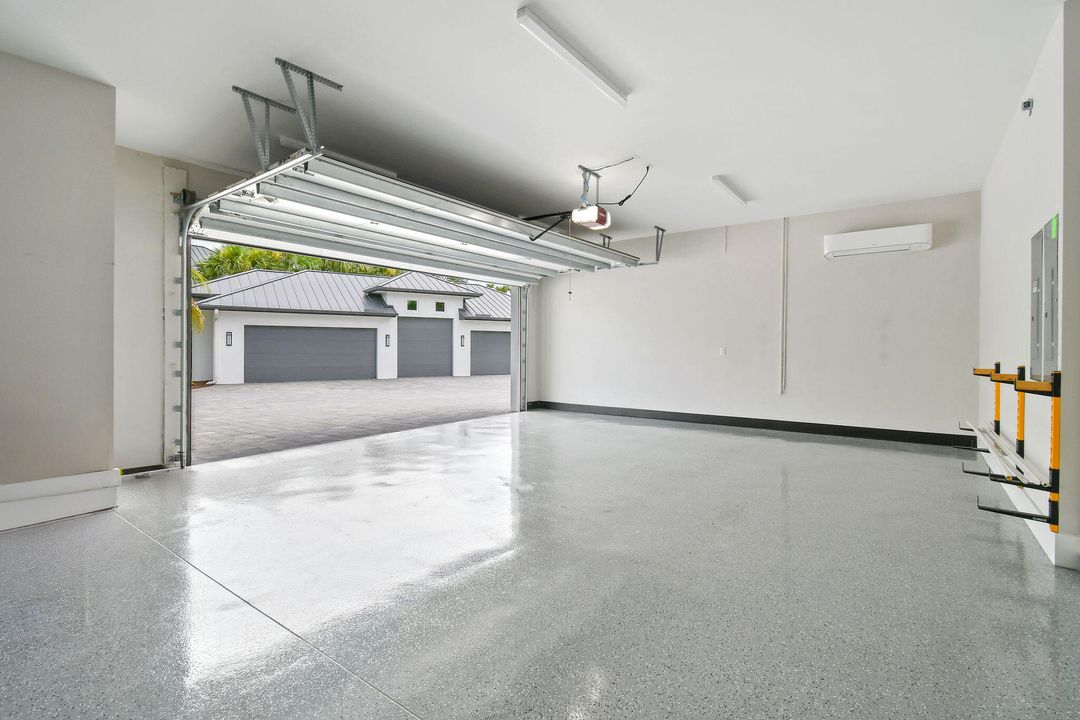 Active With Contract: $4,995,000 (4 beds, 4 baths, 5872 Square Feet)