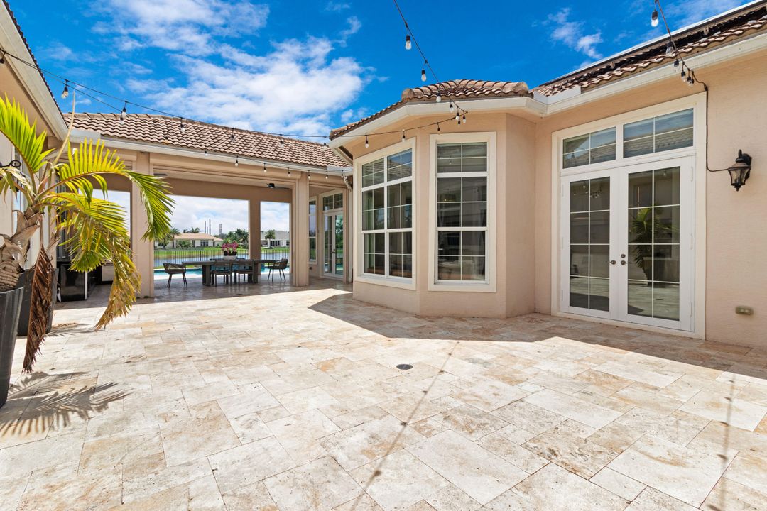 For Sale: $2,449,000 (4 beds, 4 baths, 4921 Square Feet)