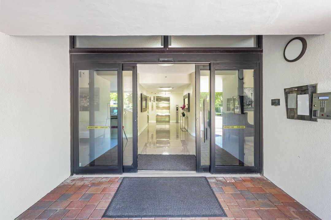 Activo con contrato: $319,000 (2 camas, 2 baños, 1260 Pies cuadrados)