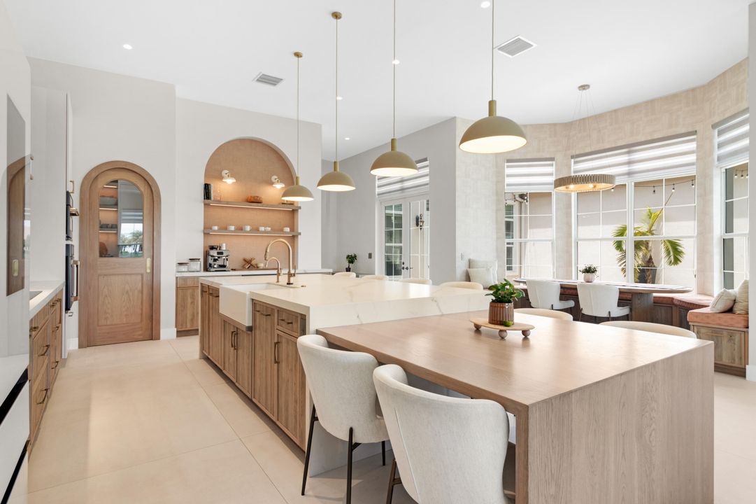 For Sale: $2,449,000 (4 beds, 4 baths, 4921 Square Feet)