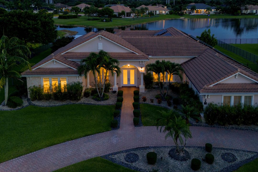 For Sale: $2,449,000 (4 beds, 4 baths, 4921 Square Feet)