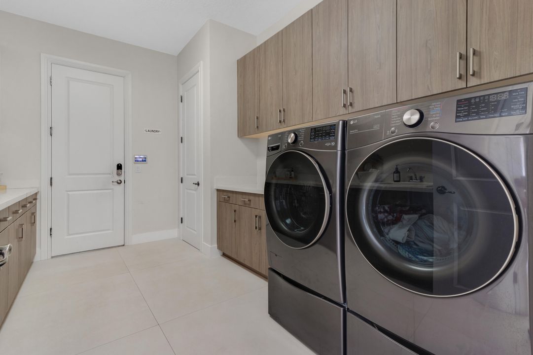 For Sale: $2,449,000 (4 beds, 4 baths, 4921 Square Feet)