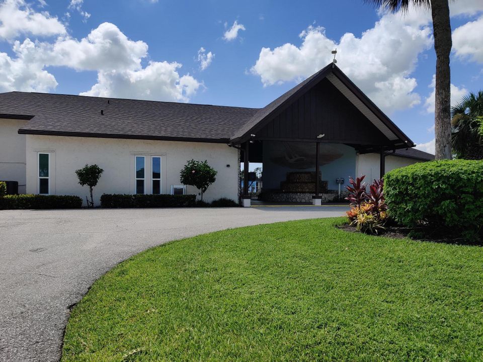 For Sale: $164,000 (2 beds, 2 baths, 1084 Square Feet)