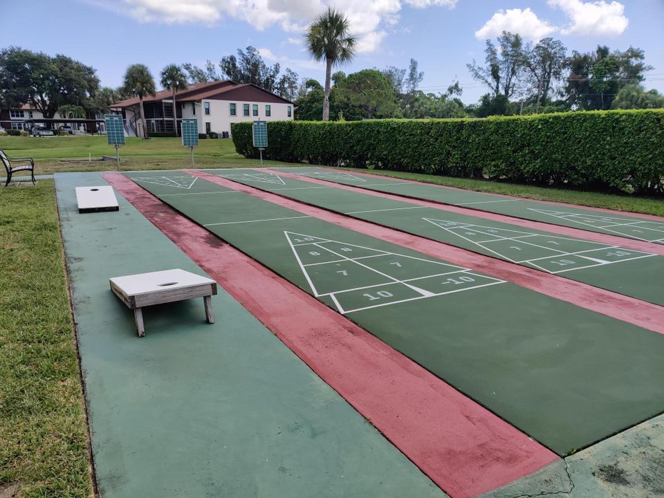 For Sale: $164,000 (2 beds, 2 baths, 1084 Square Feet)