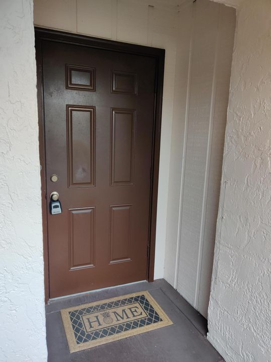 For Sale: $164,000 (2 beds, 2 baths, 1084 Square Feet)