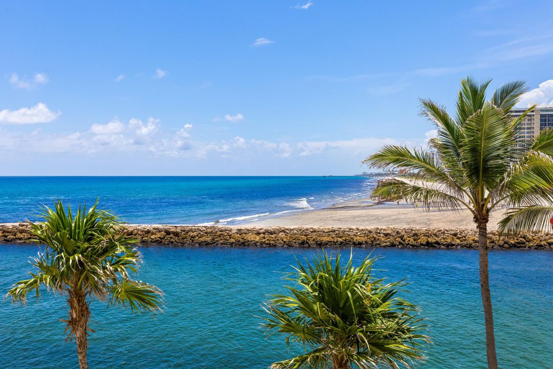 For Sale: $10,995,000 (4 beds, 6 baths, 5060 Square Feet)