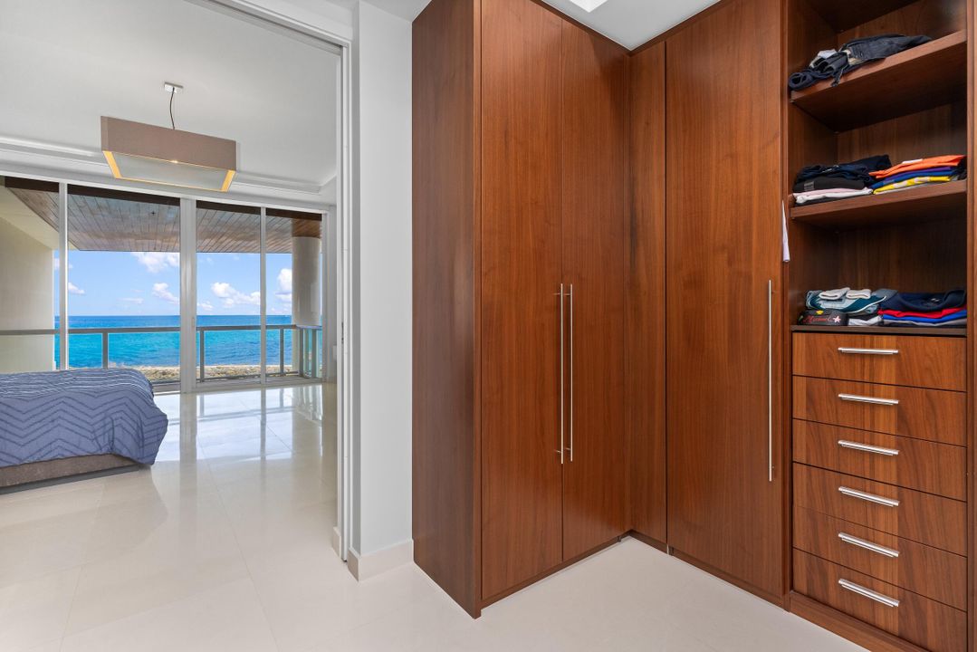 For Sale: $10,995,000 (4 beds, 6 baths, 5060 Square Feet)