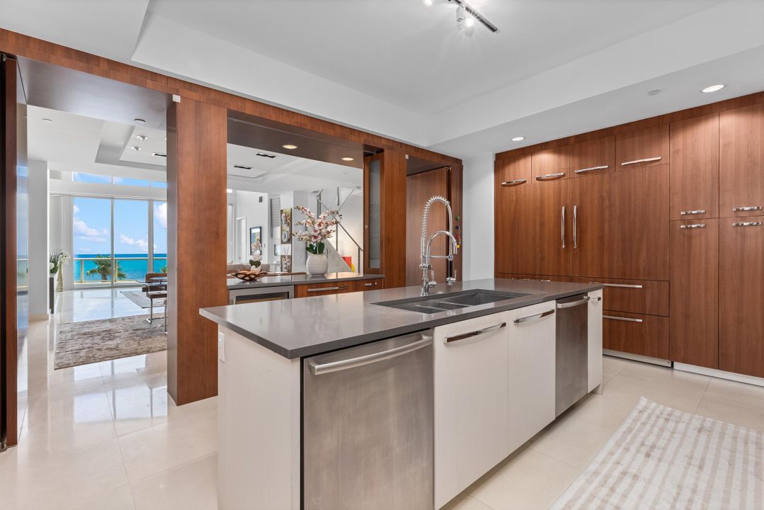 For Sale: $10,995,000 (4 beds, 6 baths, 5060 Square Feet)