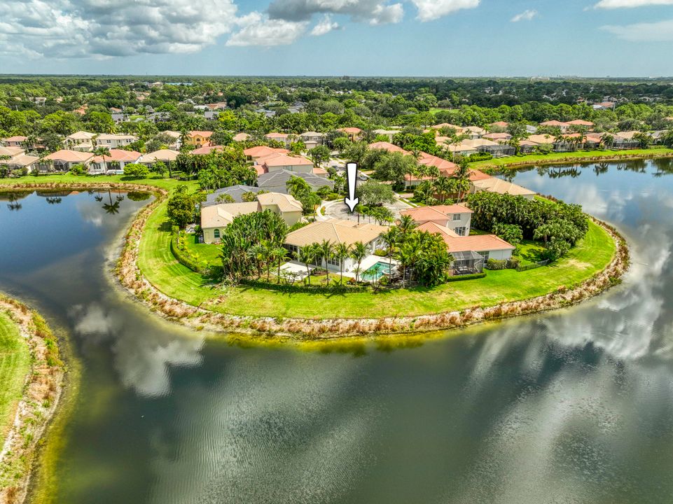 Active With Contract: $1,295,000 (4 beds, 2 baths, 2695 Square Feet)