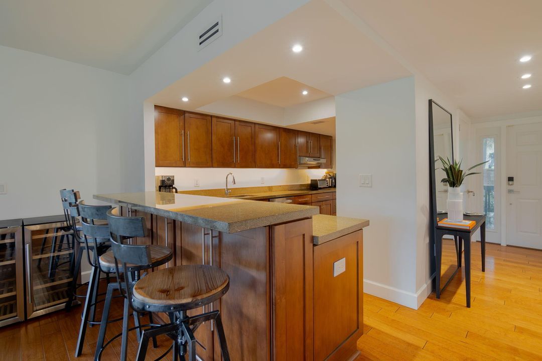 Active With Contract: $12,000 (3 beds, 3 baths, 1776 Square Feet)