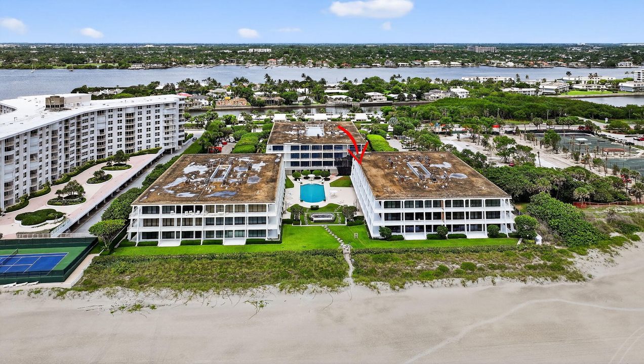 合同活跃: $1,695,000 (2 贝兹, 2 浴室, 1868 平方英尺)