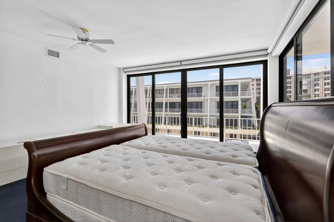 合同活跃: $1,695,000 (2 贝兹, 2 浴室, 1868 平方英尺)