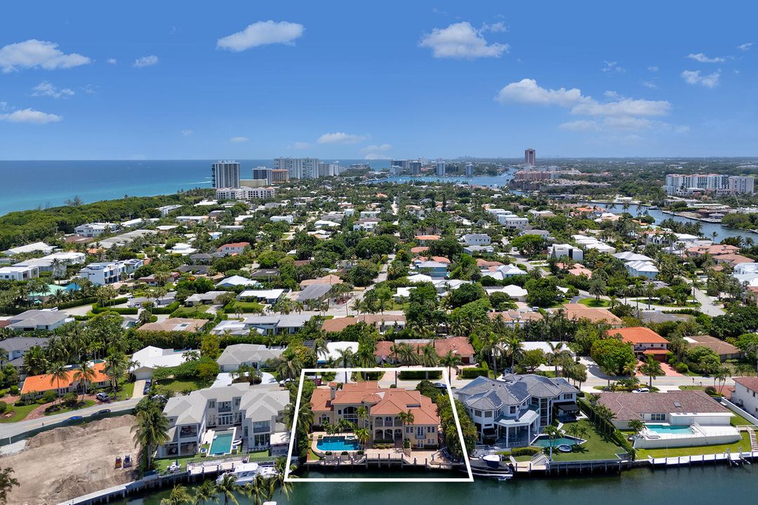 Под контрактом: $6,295,000 (6 спален, 6 ванн, 5205 Квадратных фут)