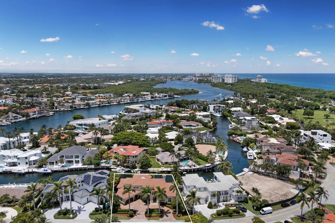 Под контрактом: $6,295,000 (6 спален, 6 ванн, 5205 Квадратных фут)