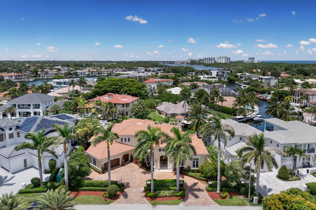 Под контрактом: $6,295,000 (6 спален, 6 ванн, 5205 Квадратных фут)