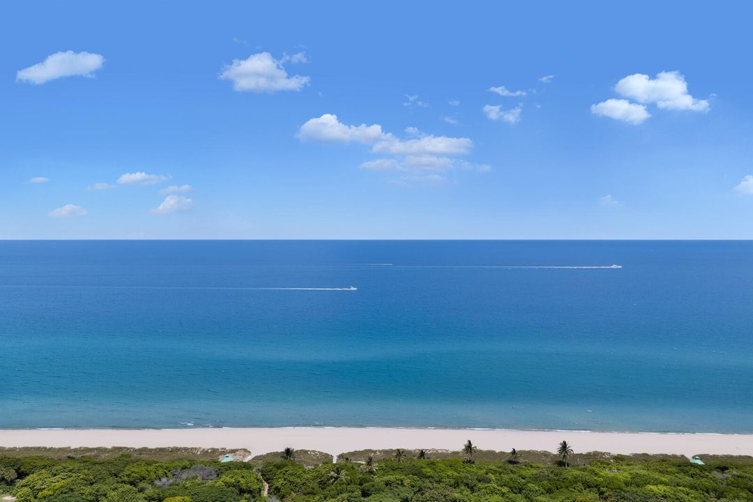 Под контрактом: $6,295,000 (6 спален, 6 ванн, 5205 Квадратных фут)