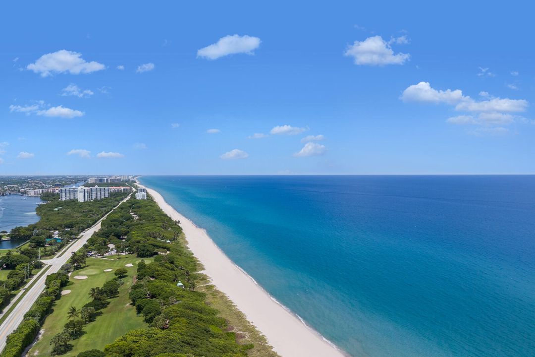 Под контрактом: $6,295,000 (6 спален, 6 ванн, 5205 Квадратных фут)