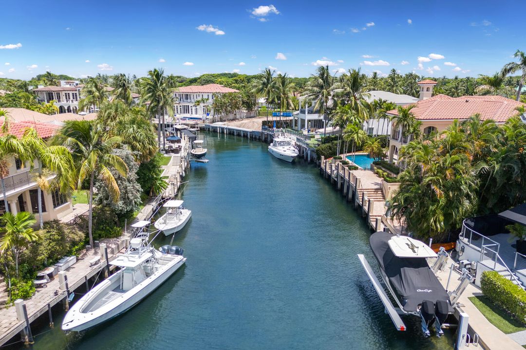 Под контрактом: $6,295,000 (6 спален, 6 ванн, 5205 Квадратных фут)