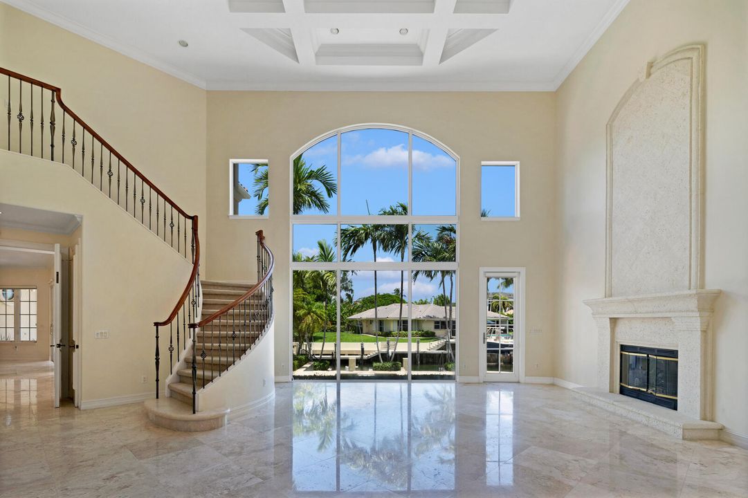 Под контрактом: $6,295,000 (6 спален, 6 ванн, 5205 Квадратных фут)