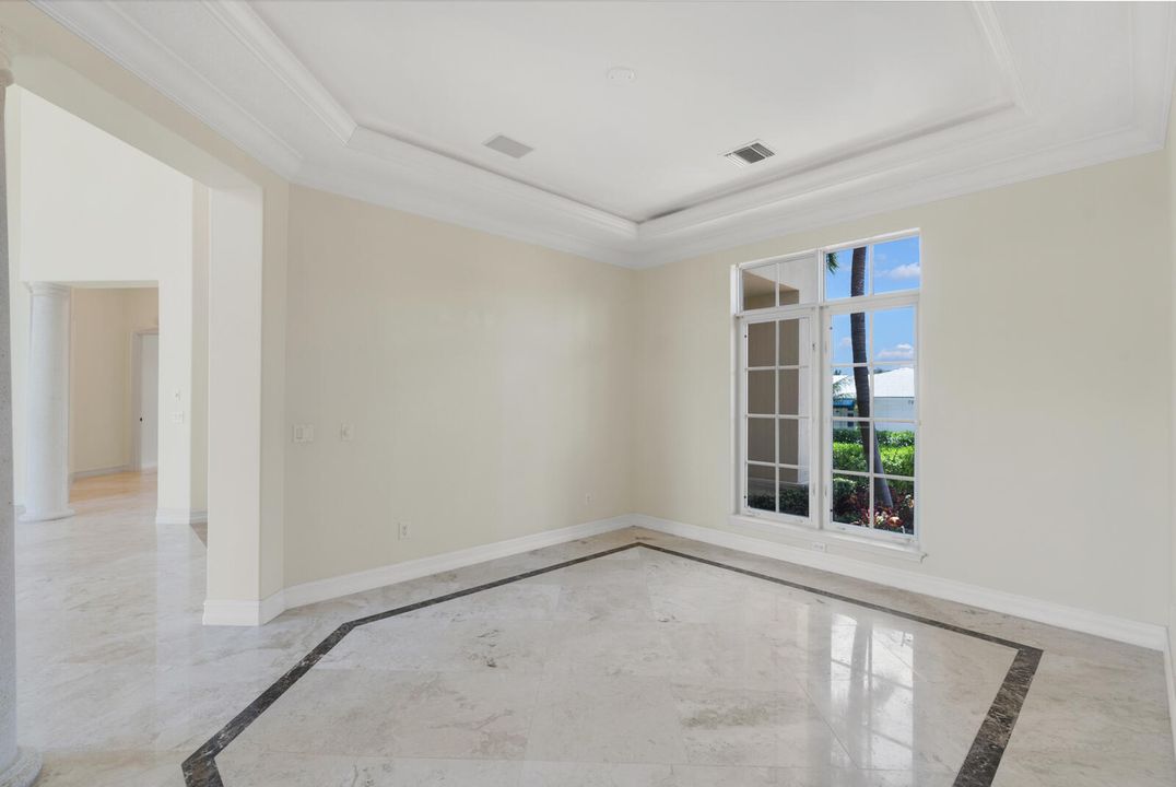 Под контрактом: $6,295,000 (6 спален, 6 ванн, 5205 Квадратных фут)