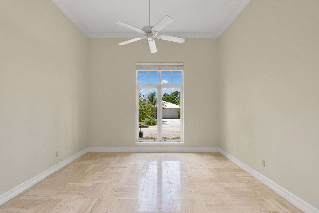 Под контрактом: $6,295,000 (6 спален, 6 ванн, 5205 Квадратных фут)