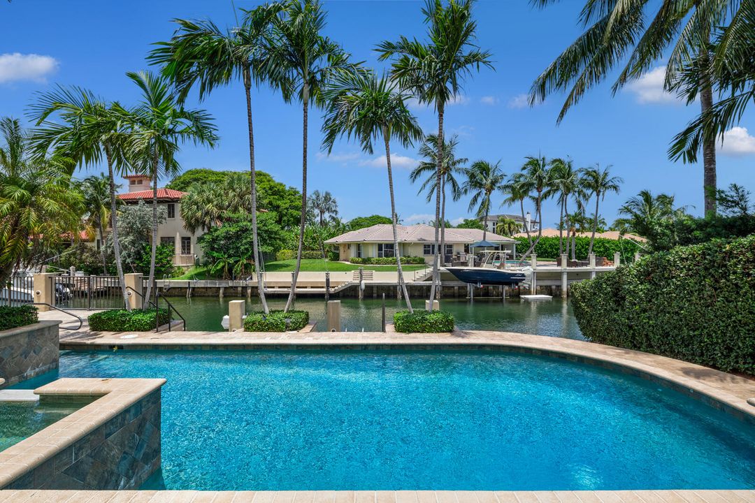 Под контрактом: $6,295,000 (6 спален, 6 ванн, 5205 Квадратных фут)