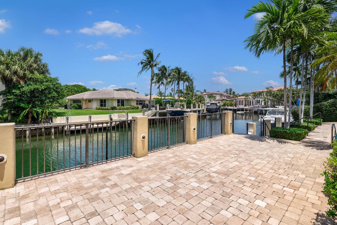 Под контрактом: $6,295,000 (6 спален, 6 ванн, 5205 Квадратных фут)