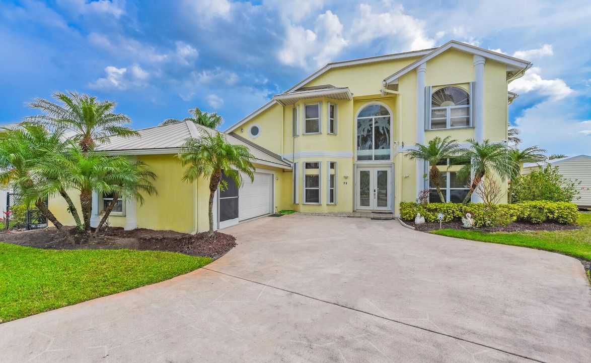 For Sale: $975,000 (3 beds, 2 baths, 3349 Square Feet)