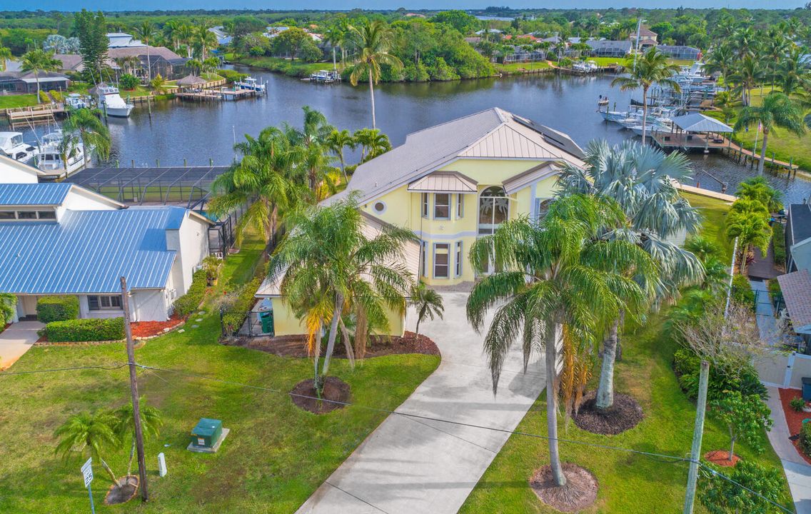 For Sale: $975,000 (3 beds, 2 baths, 3349 Square Feet)