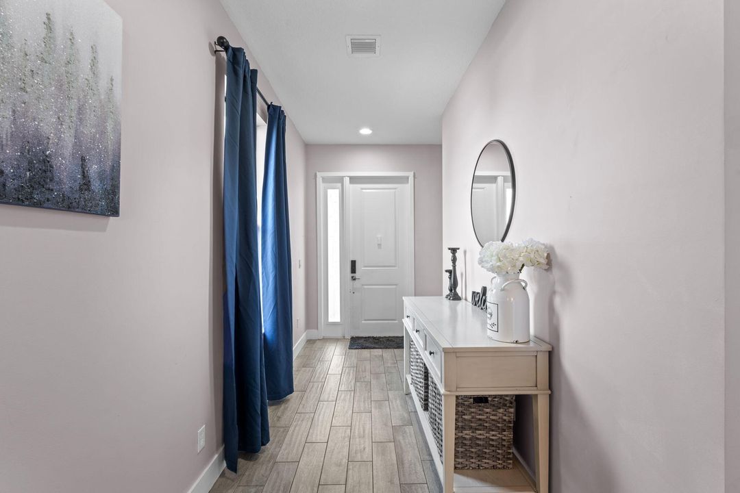 Active With Contract: $520,000 (3 beds, 2 baths, 1662 Square Feet)