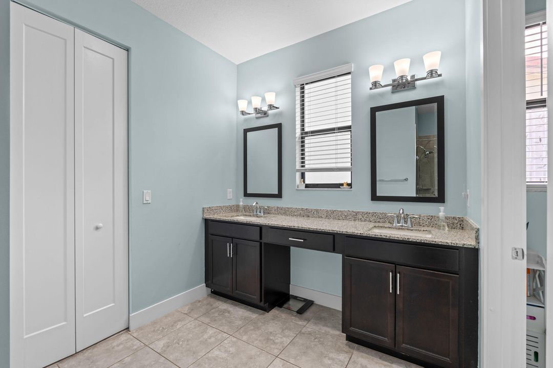 Active With Contract: $520,000 (3 beds, 2 baths, 1662 Square Feet)