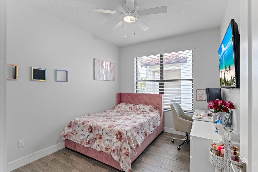 Active With Contract: $520,000 (3 beds, 2 baths, 1662 Square Feet)