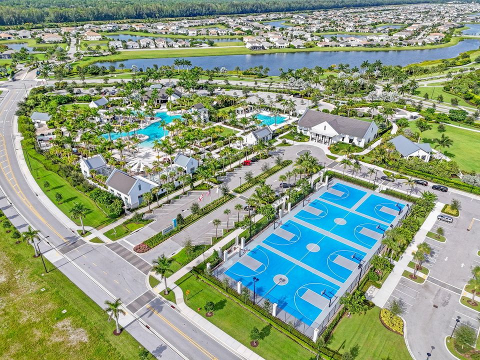 Active With Contract: $520,000 (3 beds, 2 baths, 1662 Square Feet)