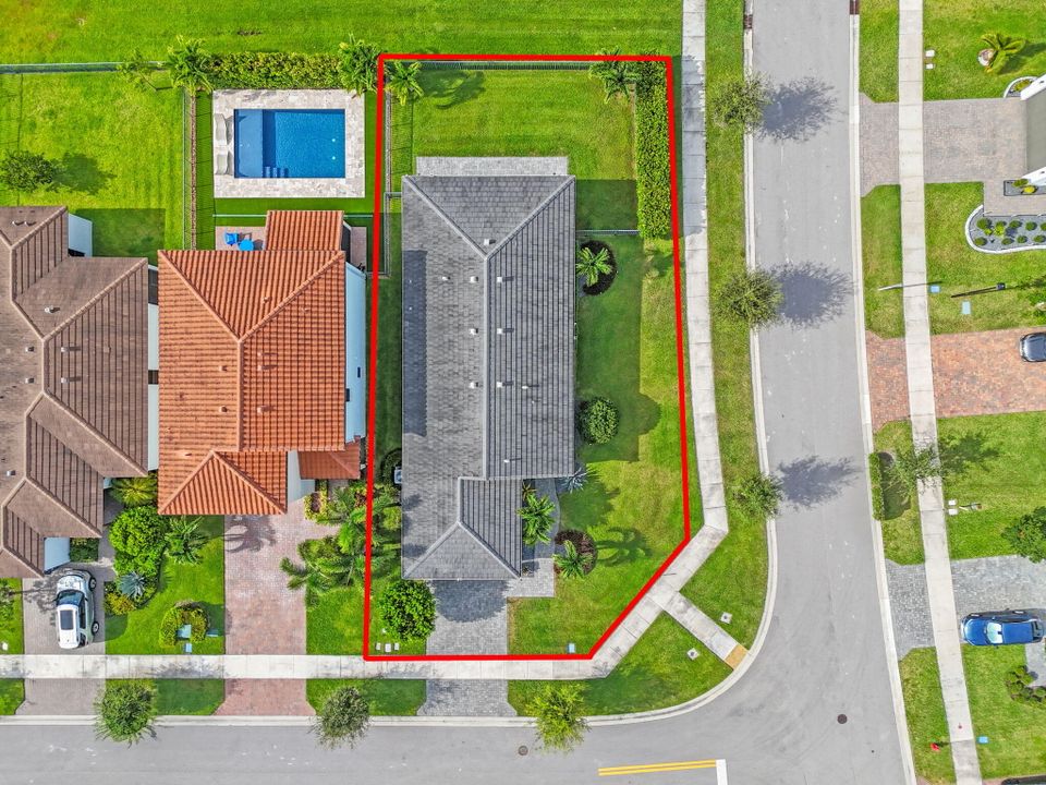 Active With Contract: $520,000 (3 beds, 2 baths, 1662 Square Feet)