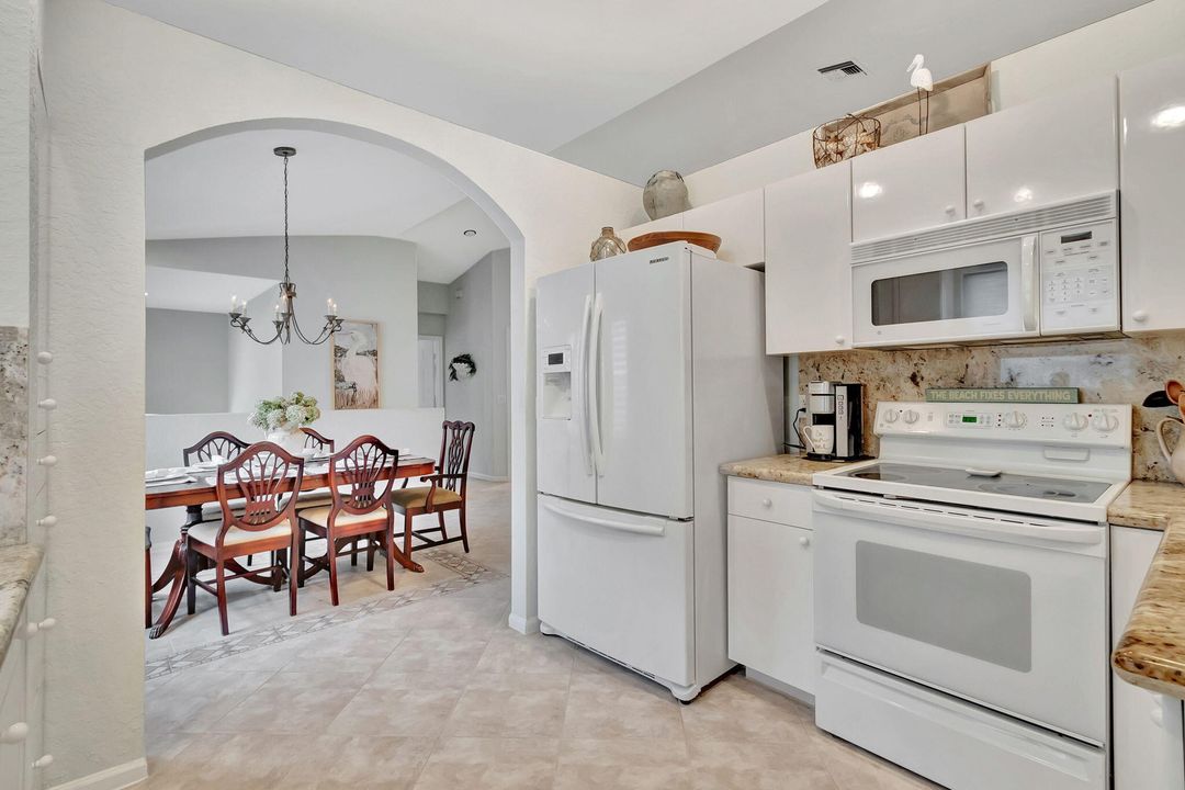 Activo con contrato: $4,500 (3 camas, 2 baños, 1523 Pies cuadrados)